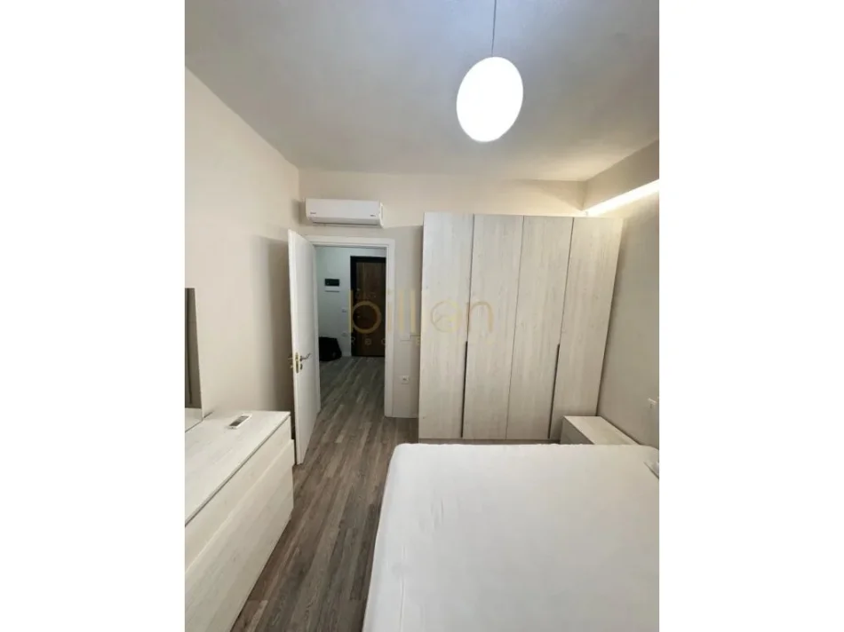 Tirane, jepet me qera 1+1 , 66 m² 500 € (Astir)