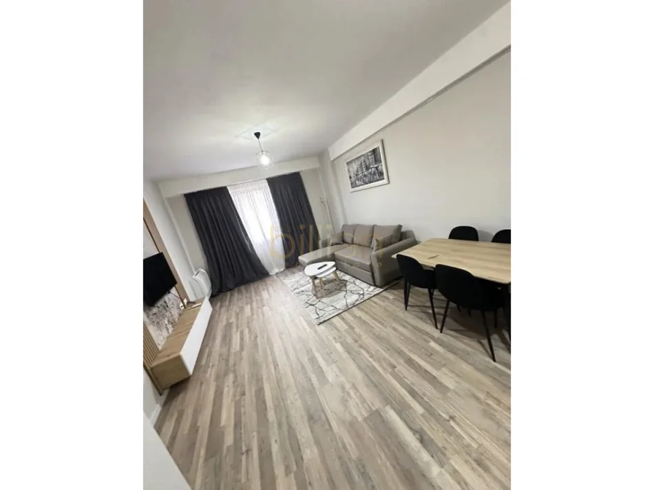 Tirane, jepet me qera 1+1 , 66 m² 500 € (Astir)