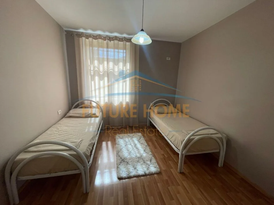 Tirane, jepet me qera apartament 3+1+Aneks+Ballkon, , 150 m² 800 € (shallvaret)