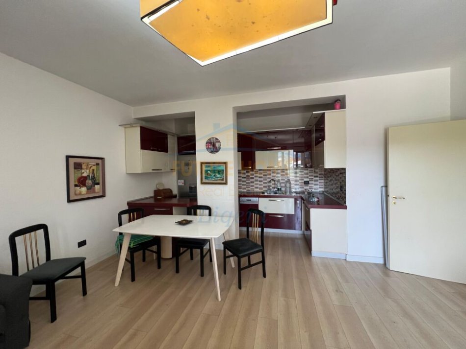 Tirane, shitet apartament 2+1, Kati 2, 122 m²  335,000 € (RRUGA E KOSOVAREVE)