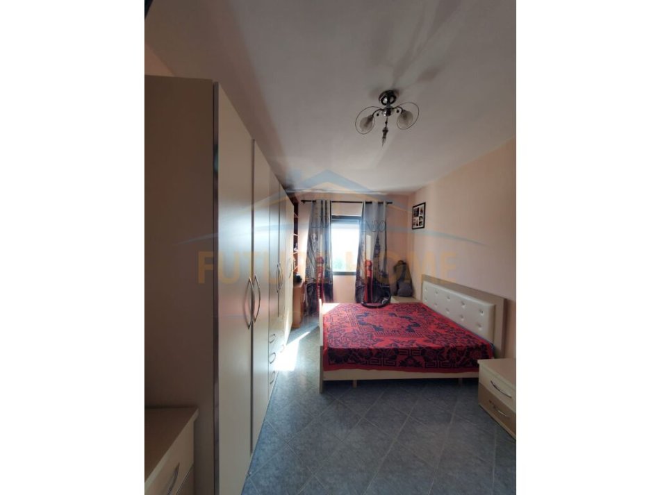 Tirane, jepet me qera apartament 1+1, Kati 5, 62 m² 300 € (fresk)