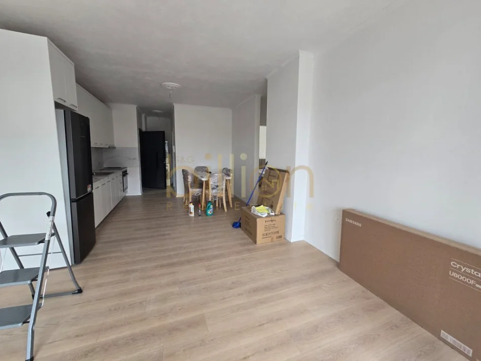 Tirane, shitet 2+1+Ballkon , 103 m² 200.000 € (Ish Fusha Aviacionit)