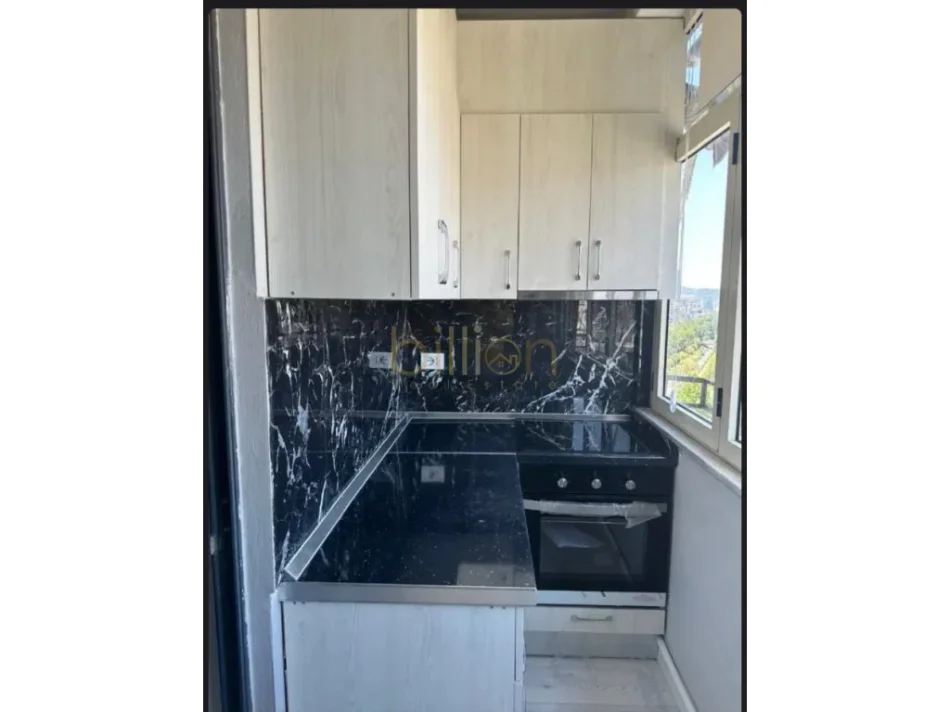 Tirane, jepet me qera 2+1 , 104 m² 600 € (Marterniteti i ri)