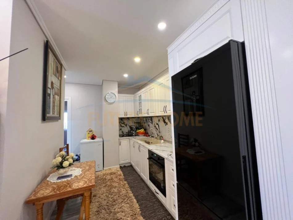 Durres, shitet apartament 2+1 Kati 3, 90 m² 150.000 € (Plazh Hekurrudha)