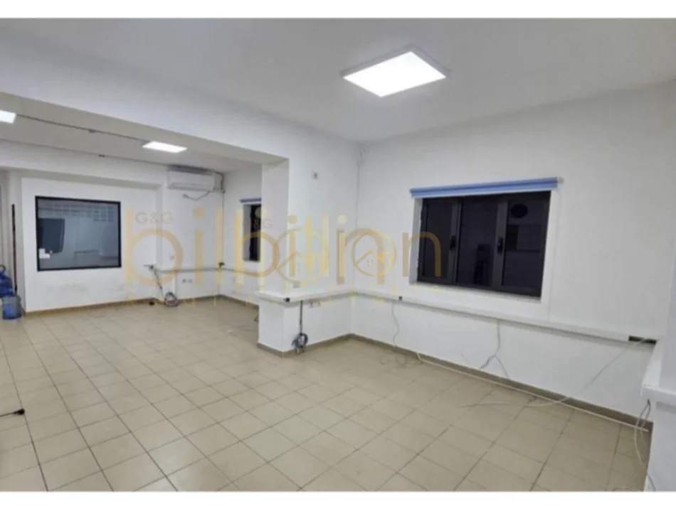 Shqiperi, jepet me qera , 140 m² 750 € (Pazari i RI)
