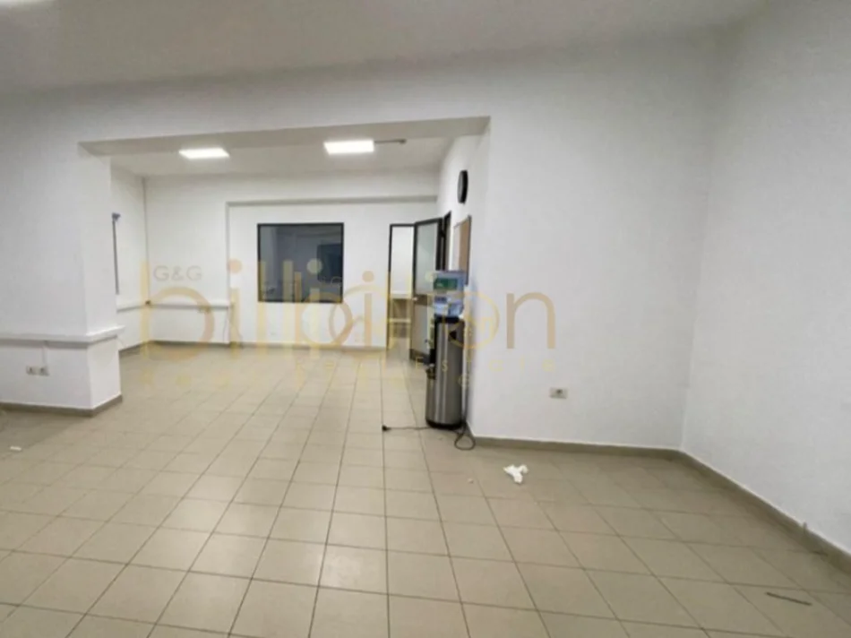 Shqiperi, jepet me qera , 140 m² 750 € (Pazari i RI)