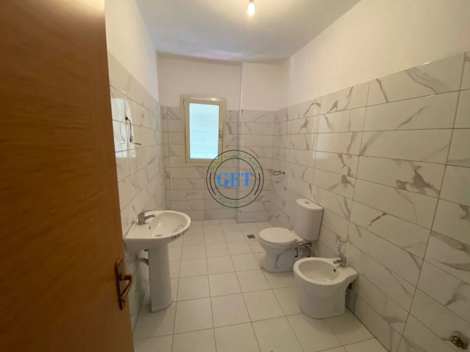 Durres, shitet apartament 2+1+Ballkon, Kati 6, 99 m² 95,000 € (Spitali Rajonal,Durres)