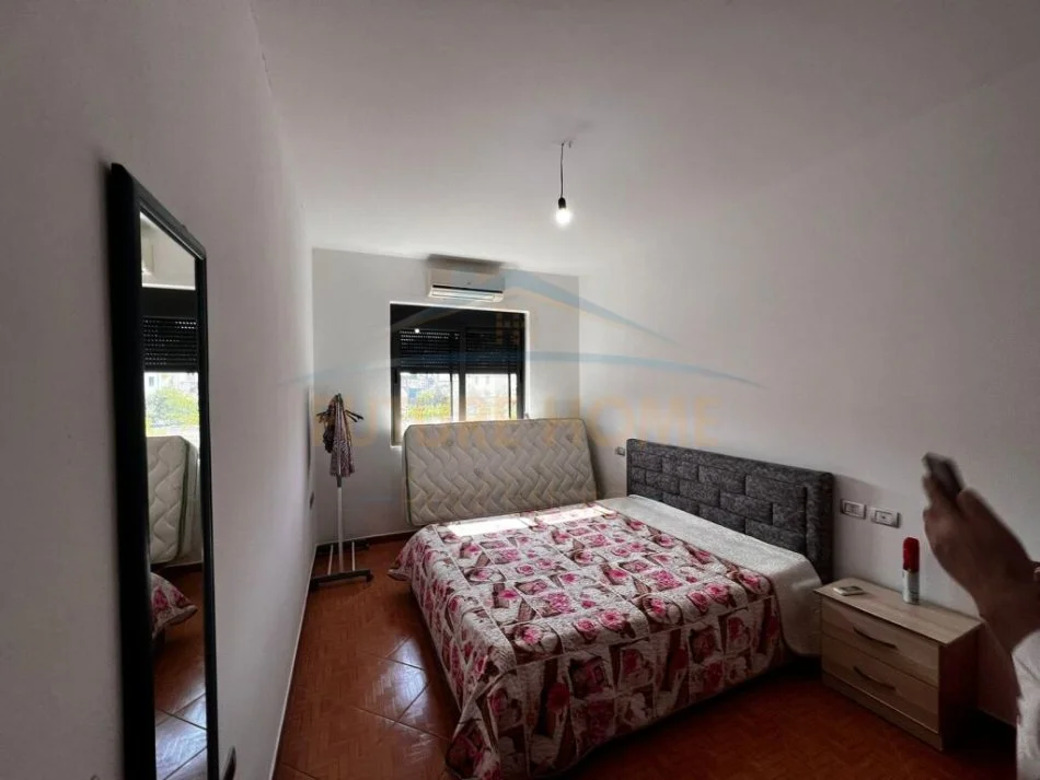 Durres, shitet apartament 2+1, Kati 4, 86 m² 75,000 € (Spitali)