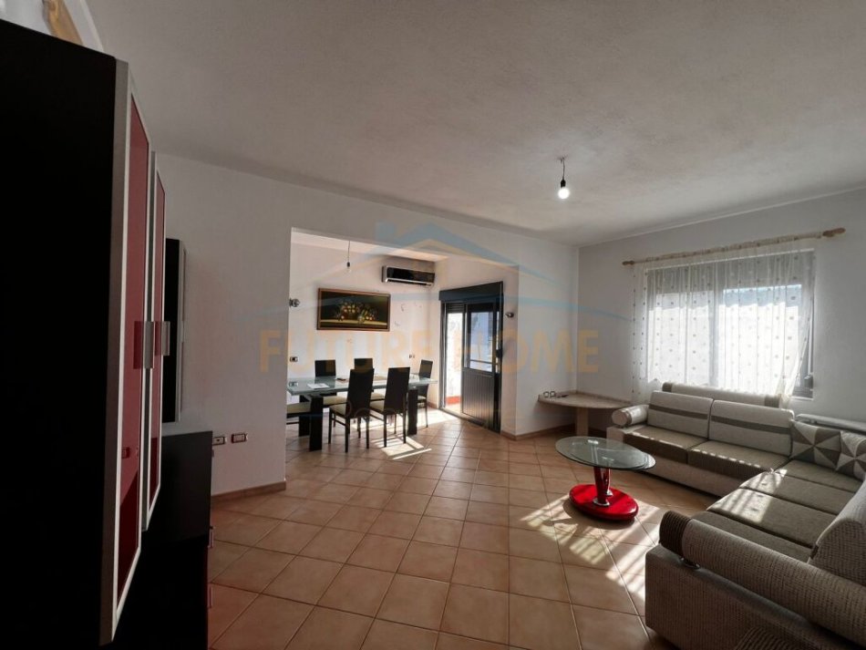 Durres, shitet apartament 2+1, Kati 4, 86 m² 75,000 € (Spitali)