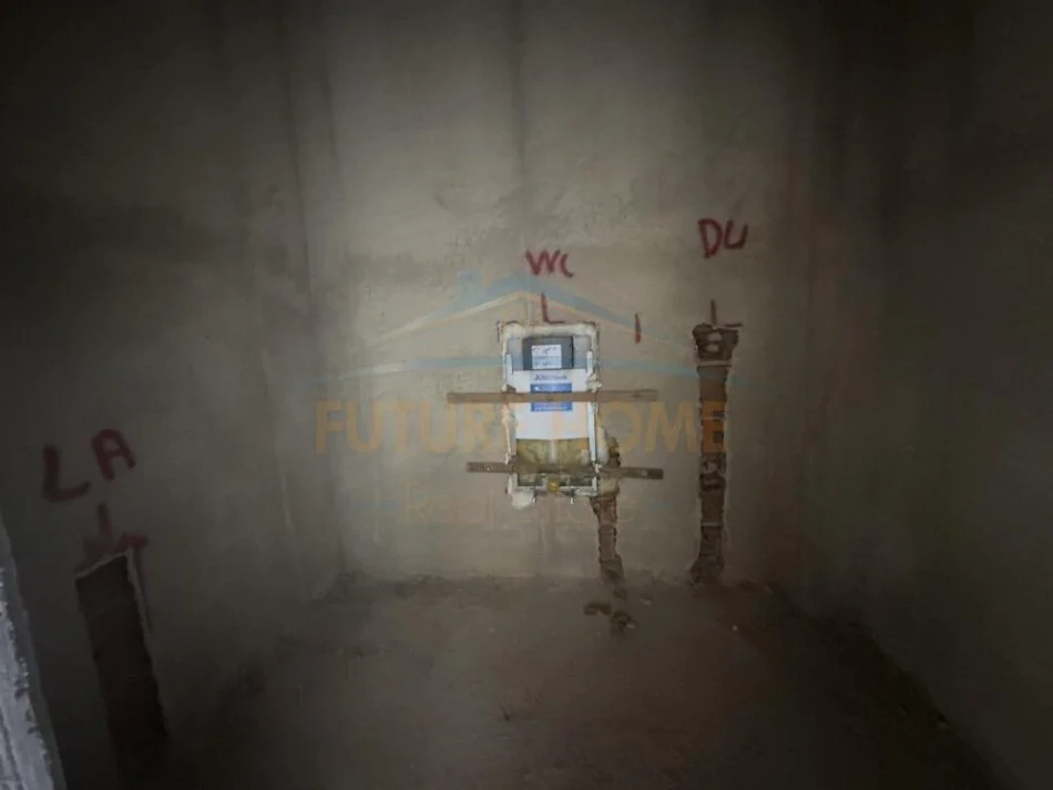 Tirane, shitet apartament 1+1, Kati 2, 67 m² 86,700 € (ISH SHESHI SHQIPONJA)