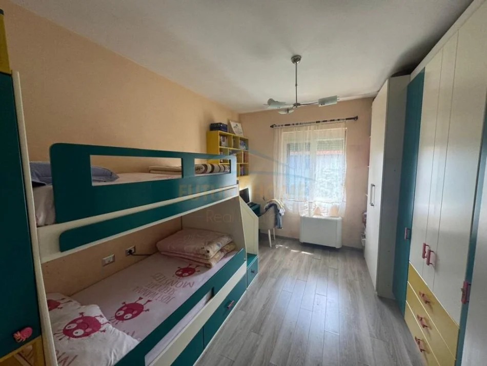 Tirane, shes 2+1 , 175.000 € (Blloku)