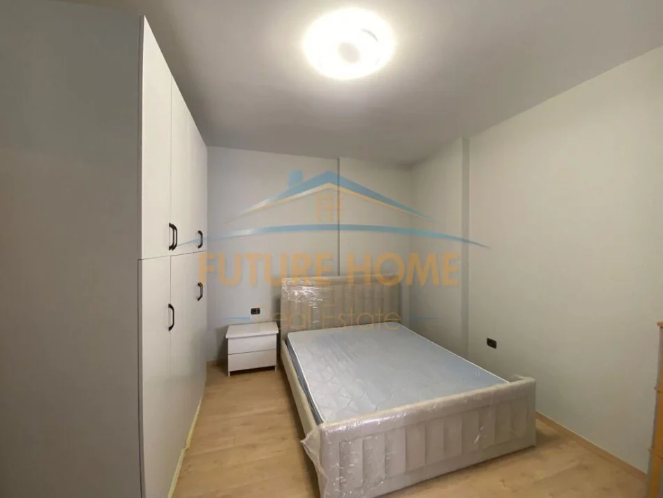 Tirane, jepet me qera apartament 2+1+Ballkon Kati 7, 134 m² 600 € (Zogu i Zi)
