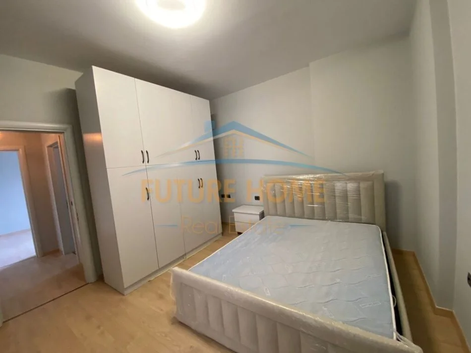 Tirane, jepet me qera apartament 2+1 Kati 7, 134 m² 600 € (Ringn Center)