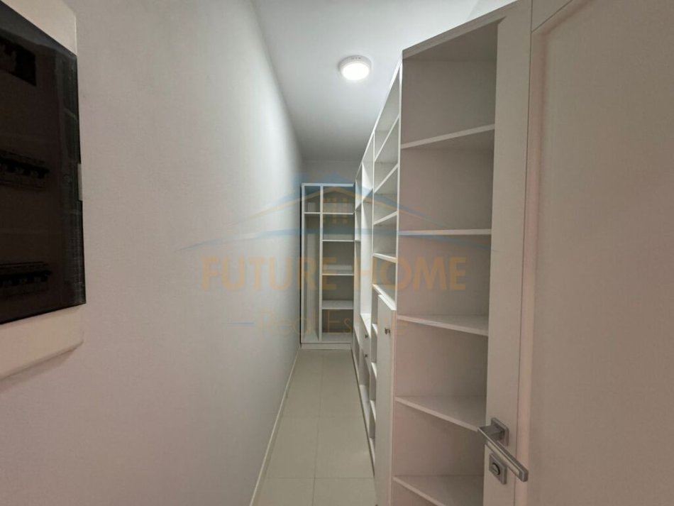 Tirane, jepet me qera apartament 2+1+Ballkon, Kati 5, 186 m² 2,000 € (Stadiumi Air Albania)