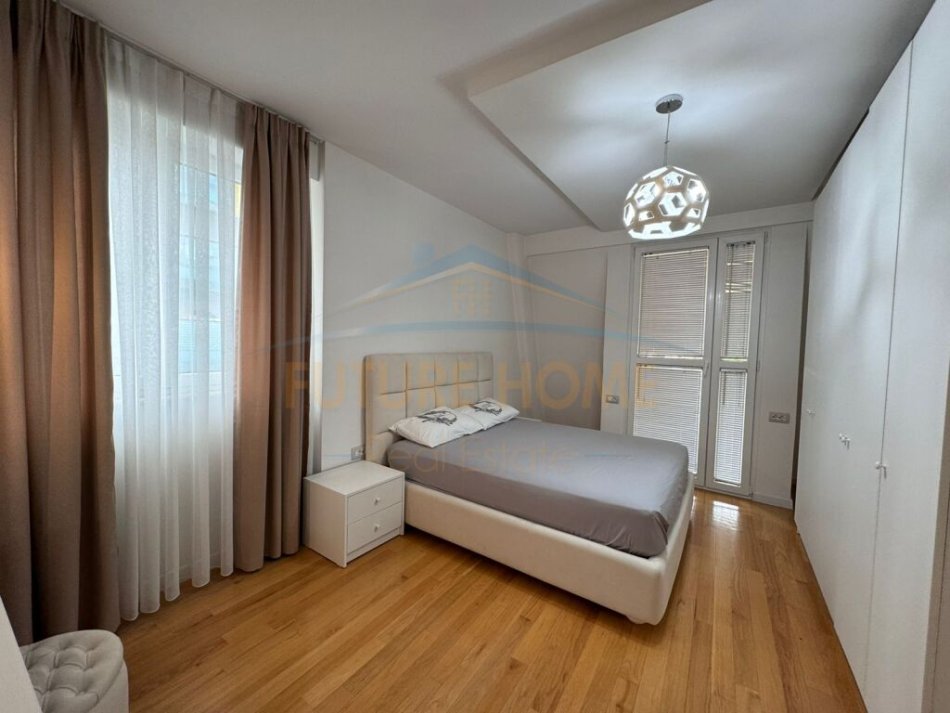Tirane, jepet me qera apartament 2+1+Ballkon, Kati 5, 186 m² 2,000 € (Stadiumi Air Albania)