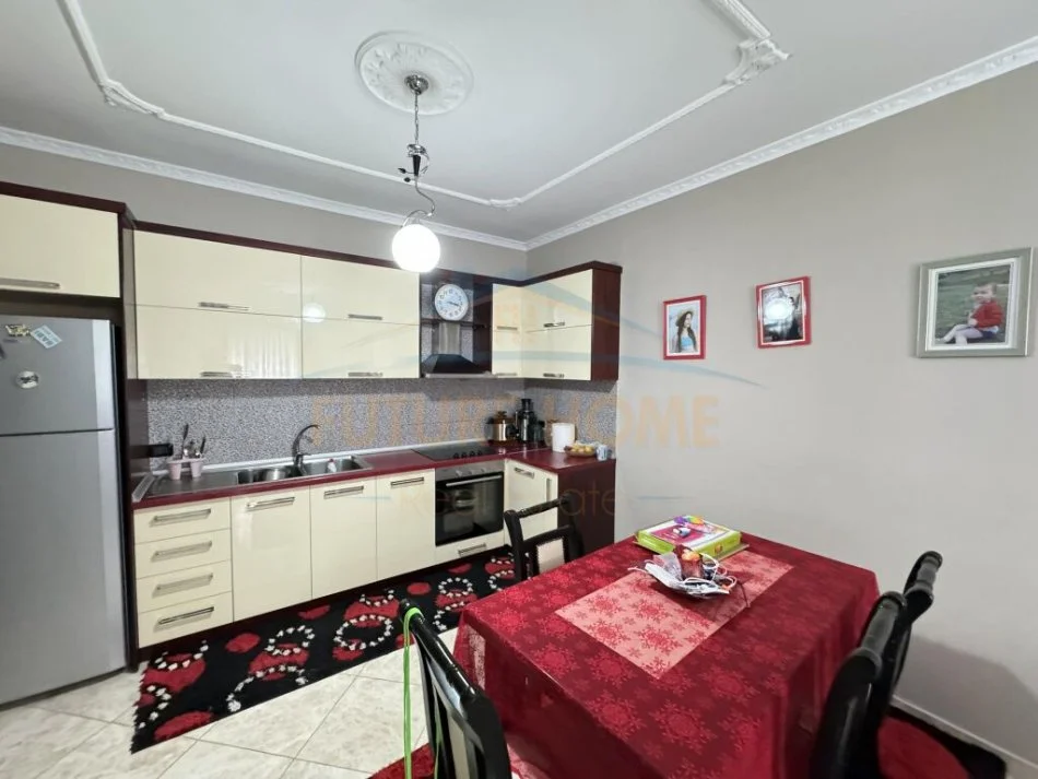 Tirane, shitet 2+1, Kati 4, 94 m² 123,000 € (Astir)