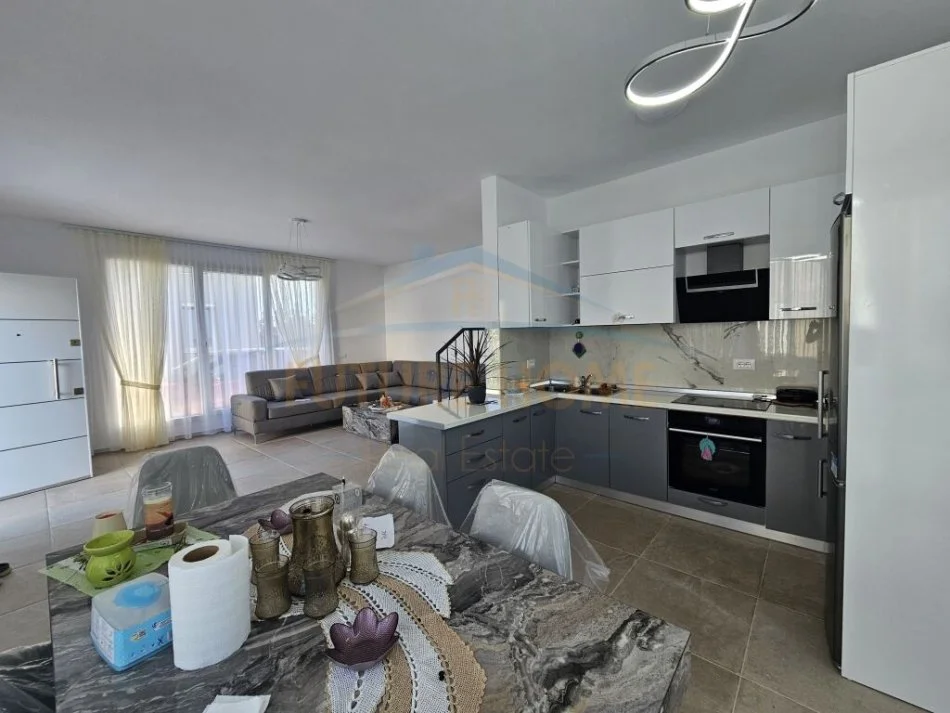 Durres, shitet Vile 2 Katshe , 300 m² 400.000 € (Gjiri i Lalzit, Durres)