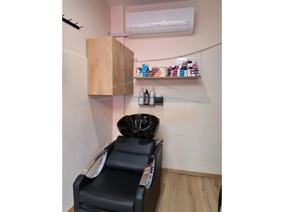 Tirane, jap me qera Qera, Qender Estetike E Kompletuar, Rruga Xhanfize Keko 700 €