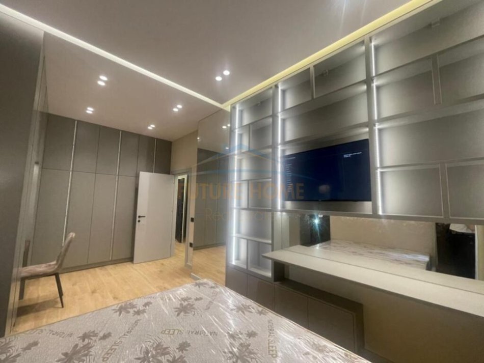 Tirane, jepet me qera apartament 1+1, Kati 2, 76 m² 900 € (Rruga e Kavajes)
