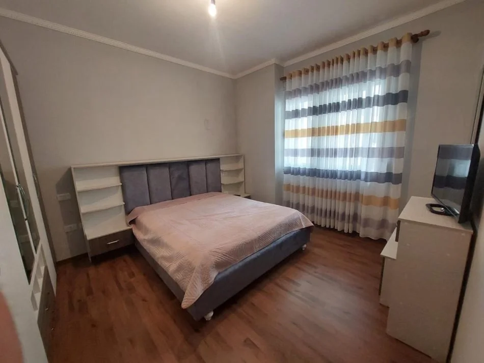 Vlore - Lungomare - Uji i Ftohte, jepet me qera apartament 1+1+Ballkon Kati 3, 64 m² 50 € (rruga transballkanike)