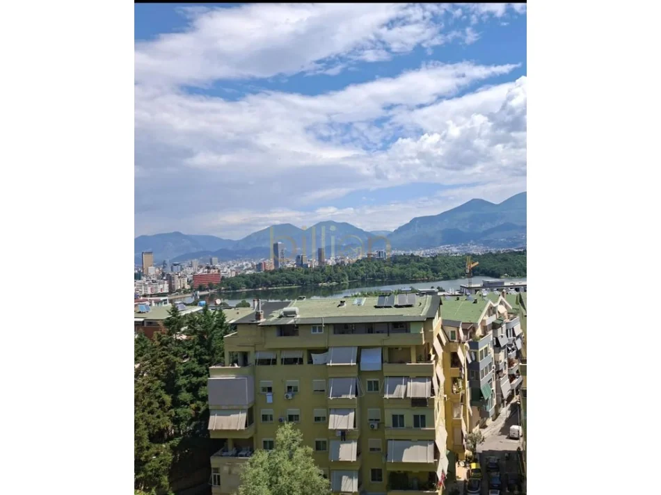 Shqiperi, shitet 2+1+Ballkon , 108 m² (Liqeni i Tiranes)