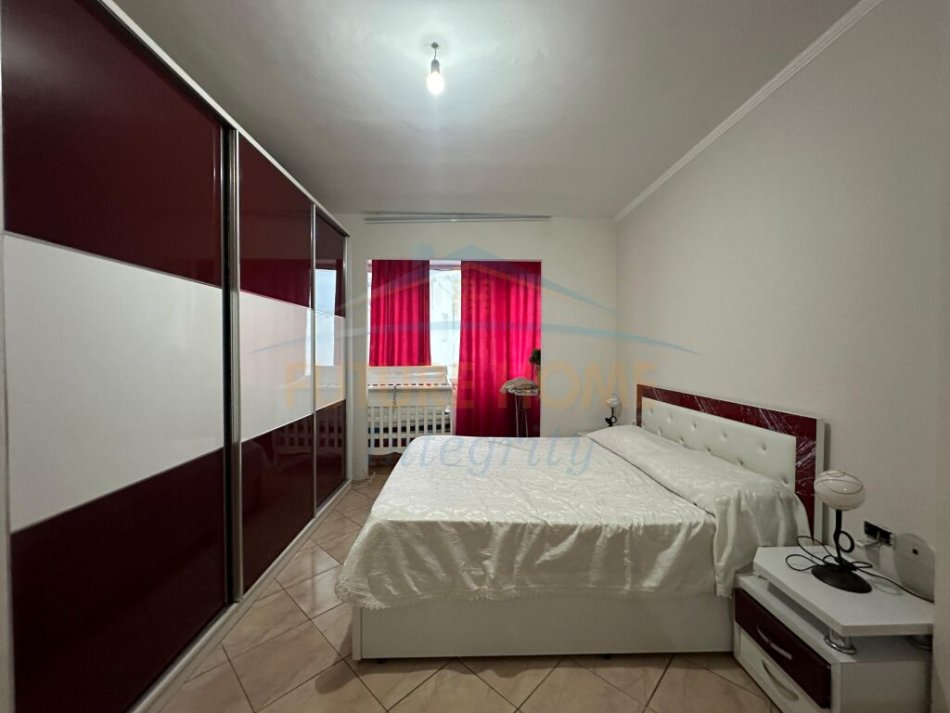 Tirane, jepet me qera apartament 2+1, Kati 5, 112 m² 380 € (Fresku)