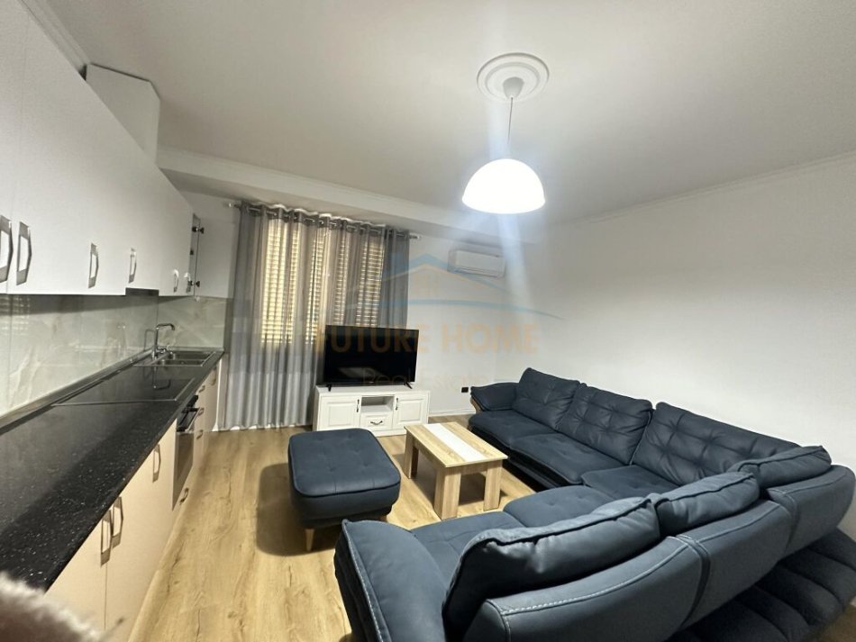 Tirane, jepet me qera apartament 2+1, Kati 3, 100 m² 450 € (Rruga e Dibres)