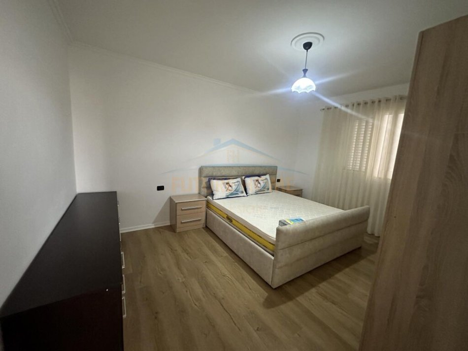 Tirane, jepet me qera apartament 1+1+Ballkon, Kati 3, 80 m² 400 € (Rruga e Dibres)