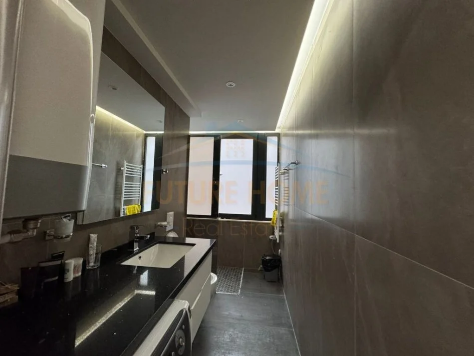 Tirane, shitet apartament 3+1+Aneks+Ballkon Kati 5, 131 m² 340.000 € (ISA BOELTINI)