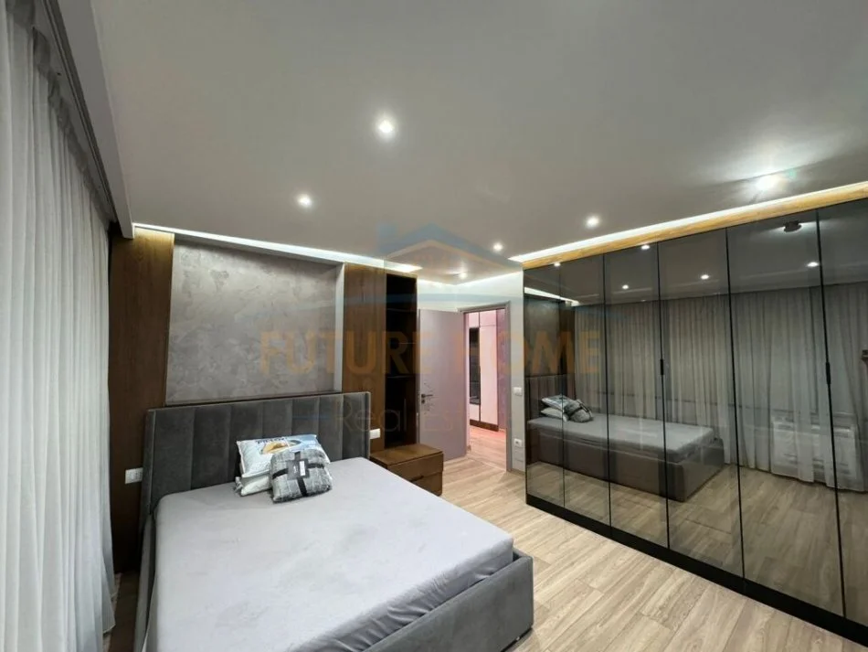 Tirane, shitet apartament 3+1+Aneks+Ballkon Kati 5, 131 m² 340.000 € (ISA BOELTINI)