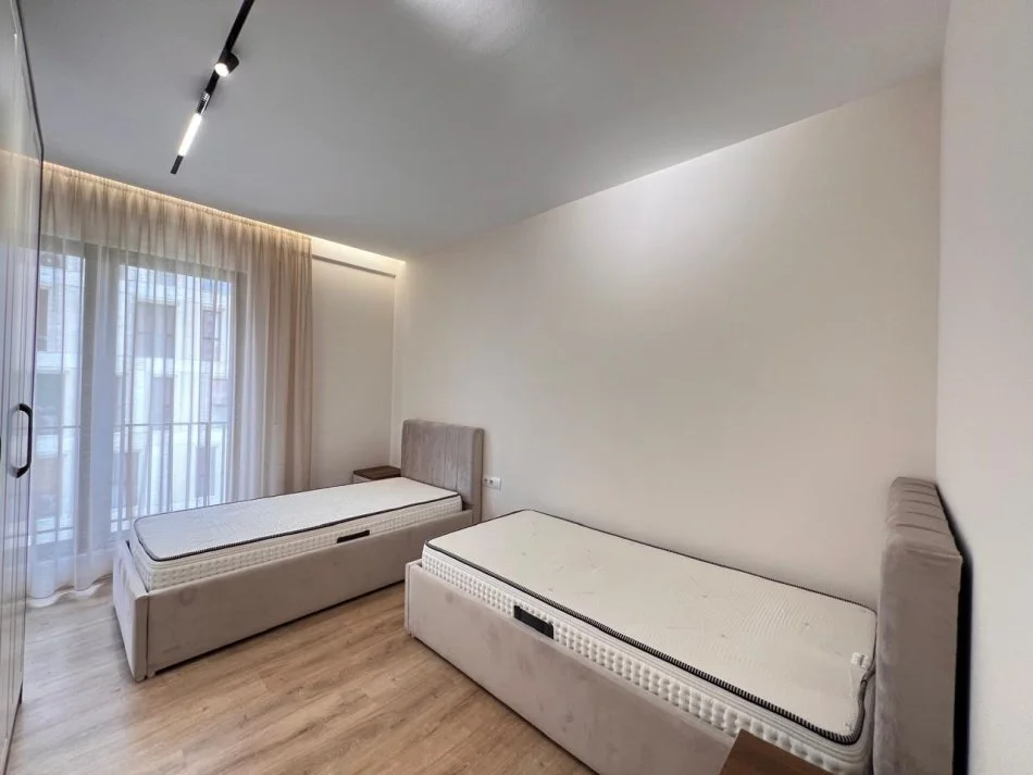 Tirane, jepet me qera apartament 2+1+Aneks+Ballkon Kati 3, 110 m² 650.000 € (Astir)