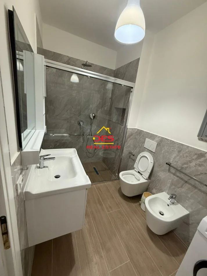 Radhime - Orikum, jepet me qera apartament 1+1+Ballkon Kati 3, 300 m² 300 € (Orikum, Vlorë)