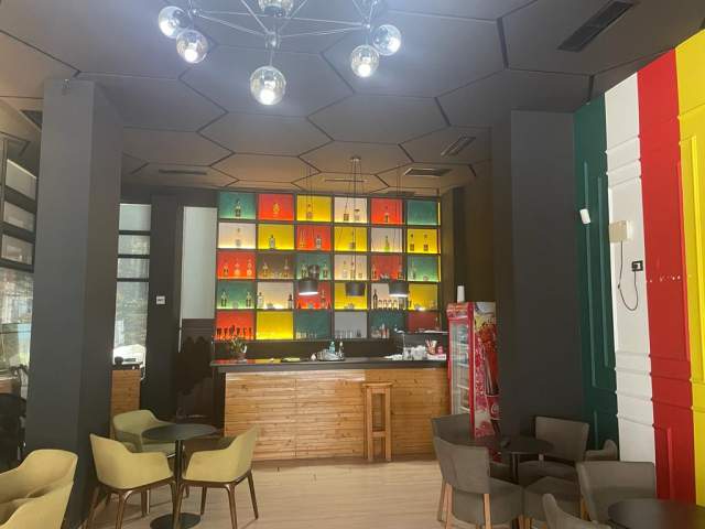 Tirane, jepet me qera bar-kafe Kati 0, 120 m² 600 Euro (Bulevardi i Ri)