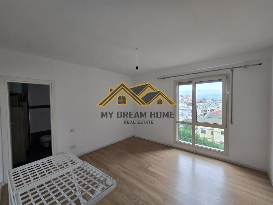 Durres, shitet apartament 3+1 Kati 4, 125 m² 240.000 € (PORT VIEW)