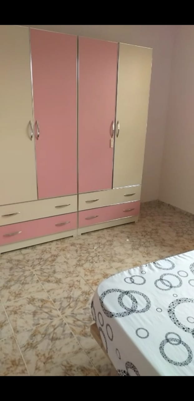 Tirane, jepet me qera shtepi 2+1 Kati 1, 100 m² 35.000 Leke (rruga 3 vellezerit kondi)