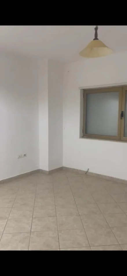 Tirane, shitet apartament 2+1 Kati 1,