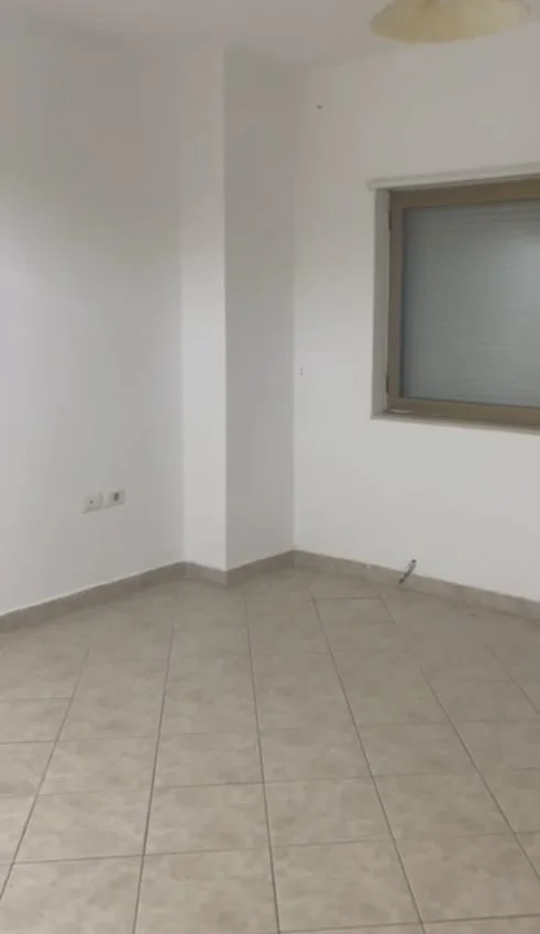 Tirane, shes apartament 2+1 Kati 1, 