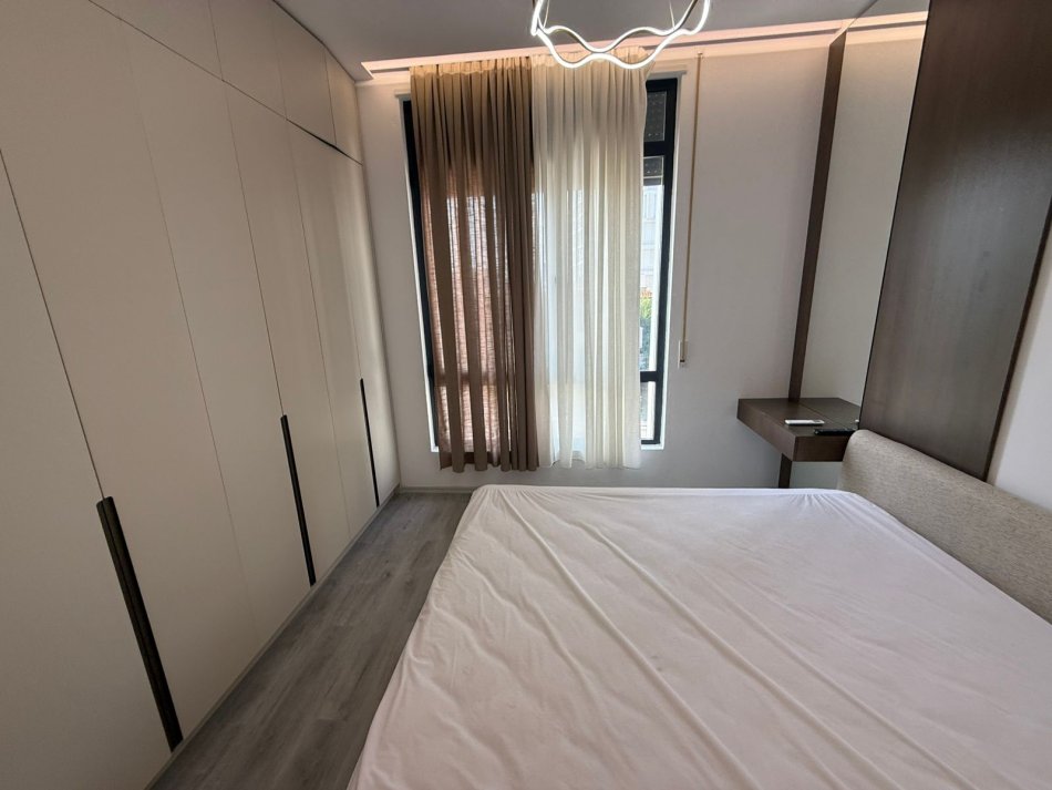 Tirane, jepet me qera apartament 2+1 Kati 1, 108 m² 850 € (Rruga Dritan Hoxha)