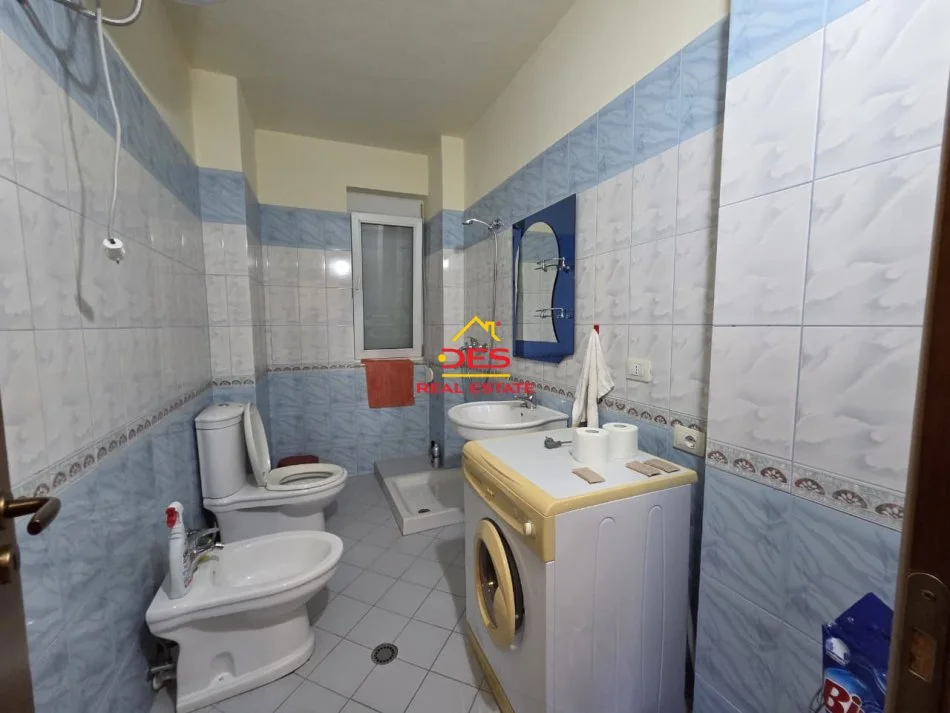 Vlore, shitet apartament 1+1+Ballkon Kati 2, 75 m² 150.000 € (Lungomare)