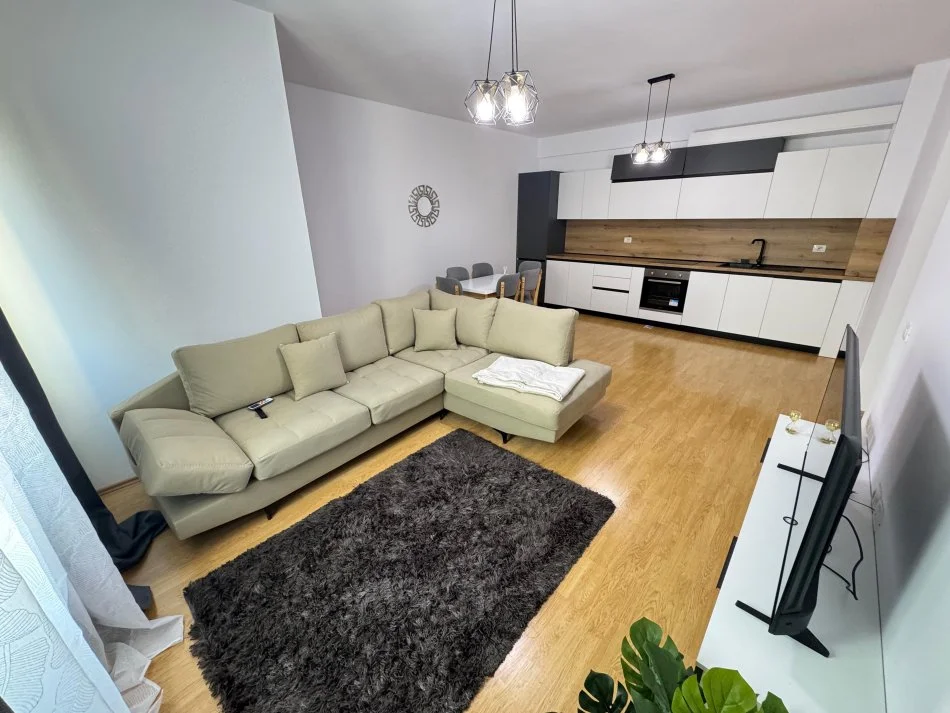 Tirane, jepet me qera apartament 2+1 Kati 3, 96 m² 650 € (Kompleksi fz)