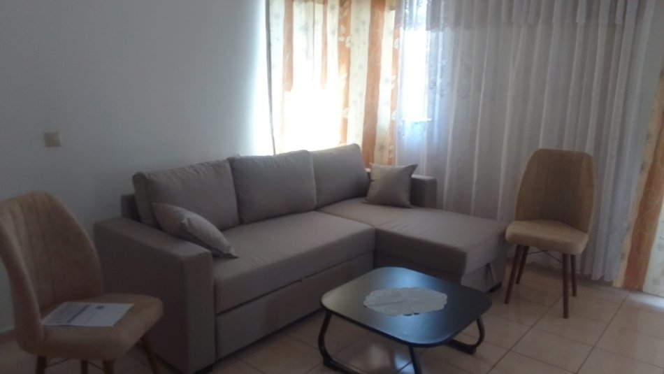 Tirane, jepet me qera apartament 3+1+Ballkon Kati 2, 120 m² 450 € (ASTIR)