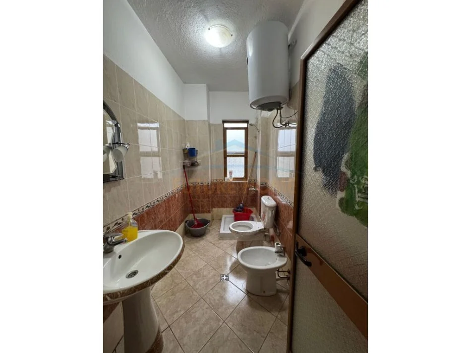 Tirane, shitet apartament 2+1+Ballkon Kati 2, 100 m² 120.000 € (Don Bosko)