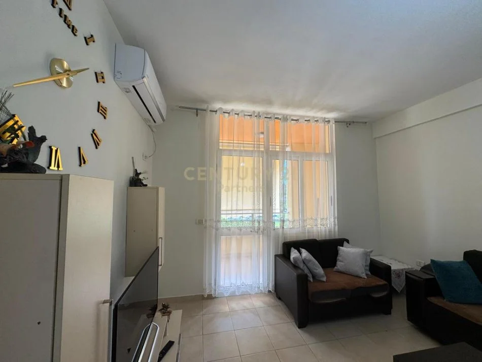 Tirane, jepet me qera apartament 1+1 Kati 7, 62 m² 380 € (Astir)