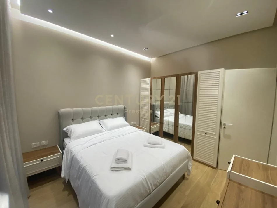 Tirane, jepet me qera apartament 2+1 Kati 5, 80 m² 850 € (Blloku)
