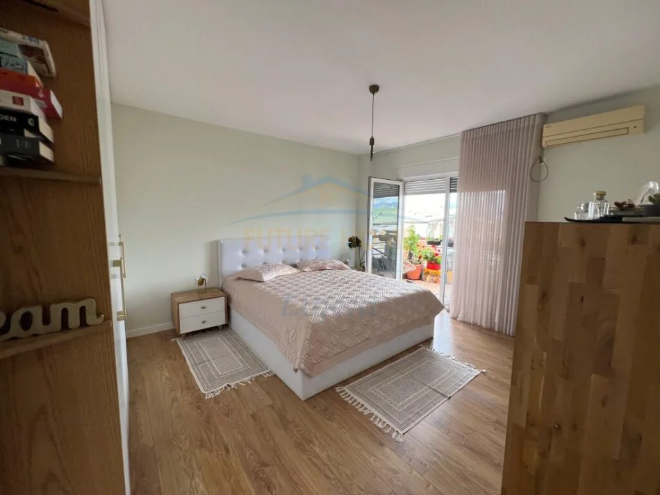 Tirane, jepet me qera apartament 2+1 Kati 4, 93 m² 800 € (Liqeni i Thate)