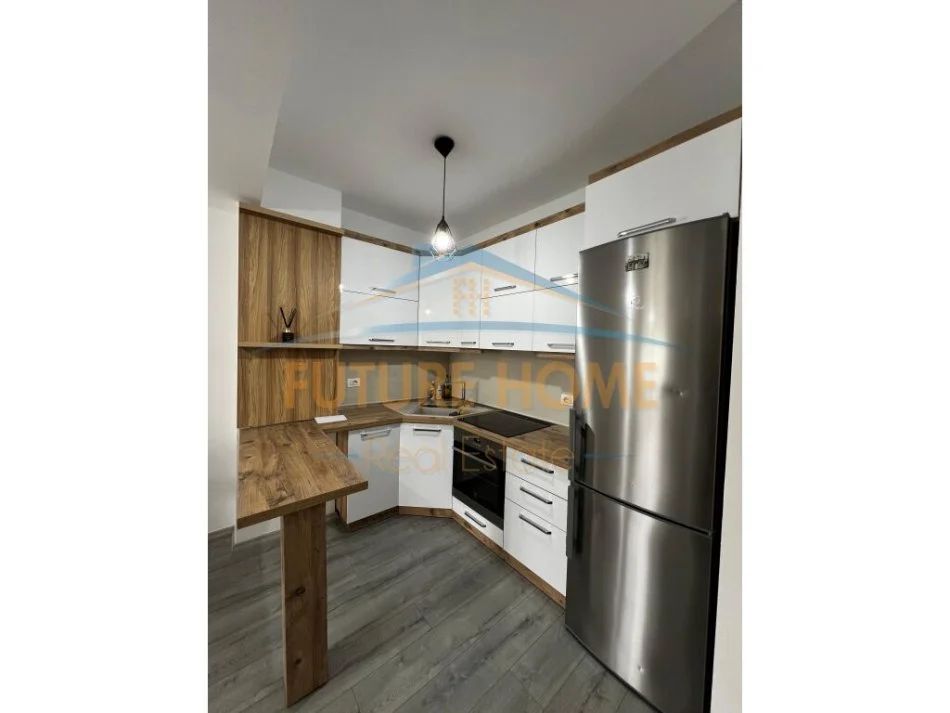 Tirane, jepet me qera apartament 1+1, Kati 3, 56 m² 500 € (KODRA E DIELLIT)