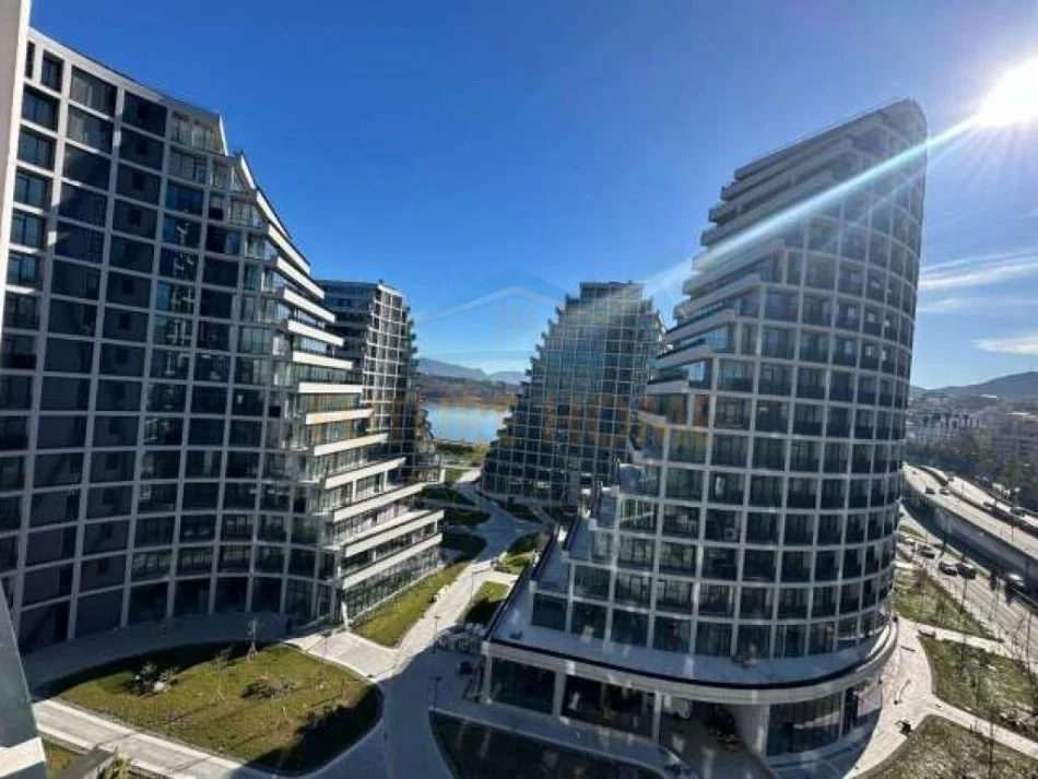 Tirane, jepet me qera zyre Kati 3, 124 m² 1.300 € (LAKE VIEW)