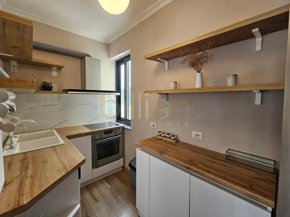 Tirane, jepet me qera 2+1+Ballkon , 100 m² 1.500 € (Liqeni artificial)