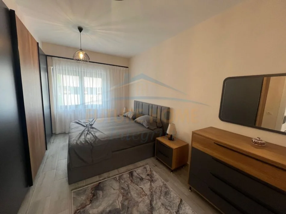 Tirane, jepet me qera apartament 2+1 Kati 3, 99 m² 600 € (KODRA E DIELLIT)