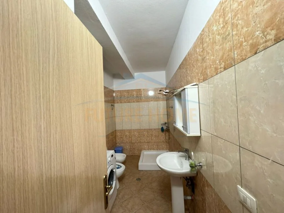Tirane, jepet me qera apartament , Kati 8, 69 m² 370€ (UNAZA E RE)